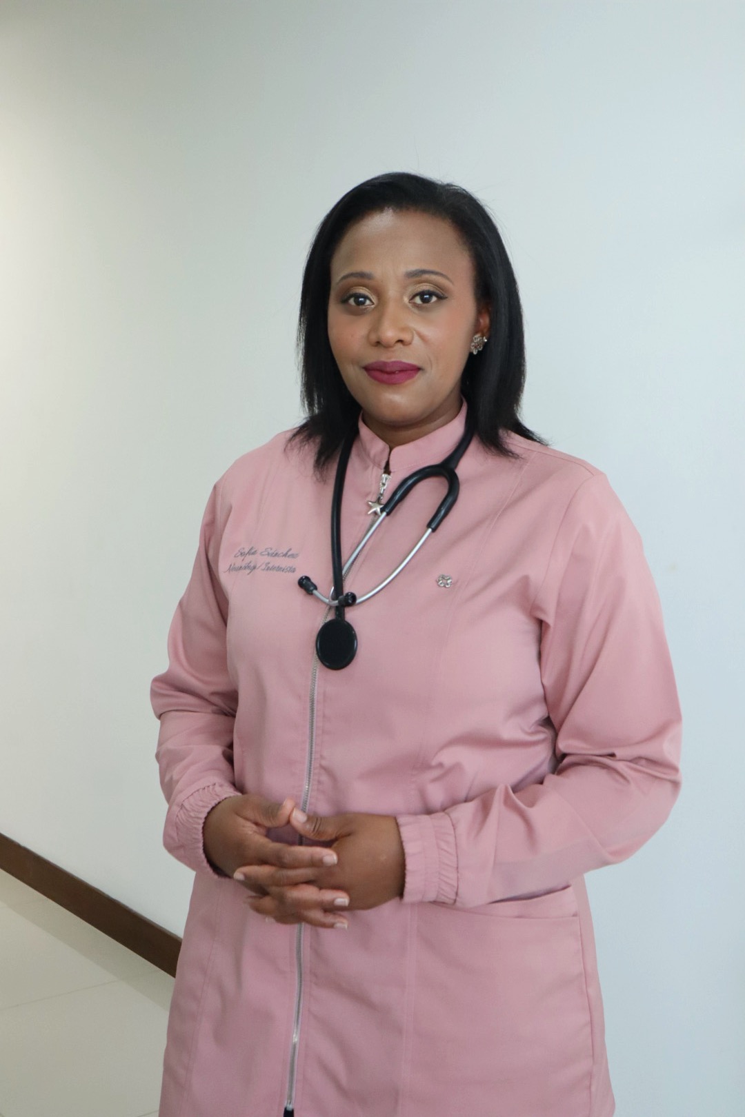 Dra. Sofía Sánchez con paciente respiratorio